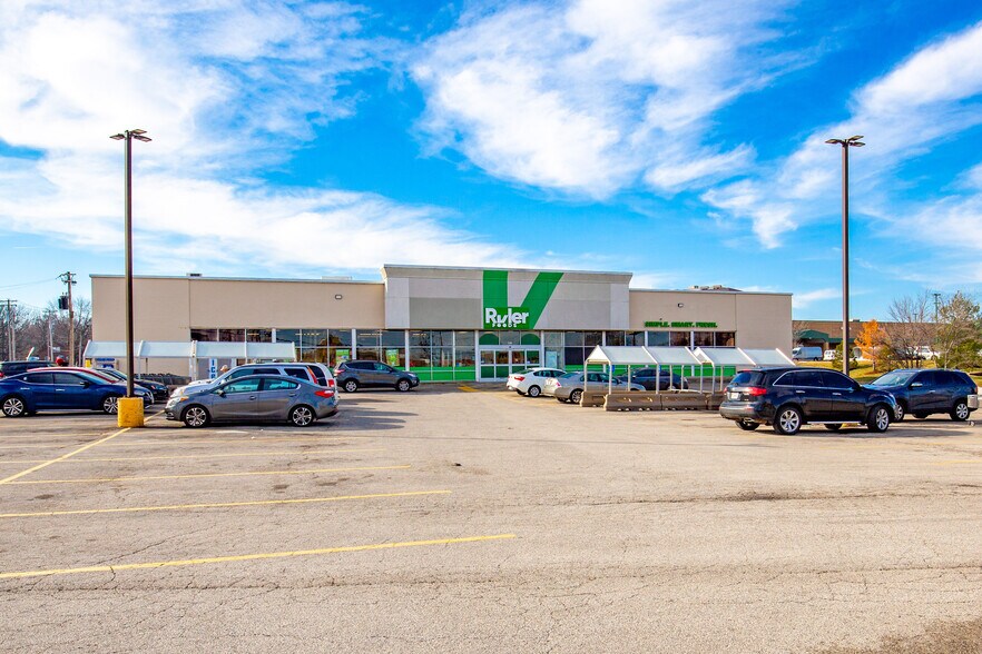 More Photos Of 11050 Saint Charles Rock Rd, Saint Ann Supermarket For Sale