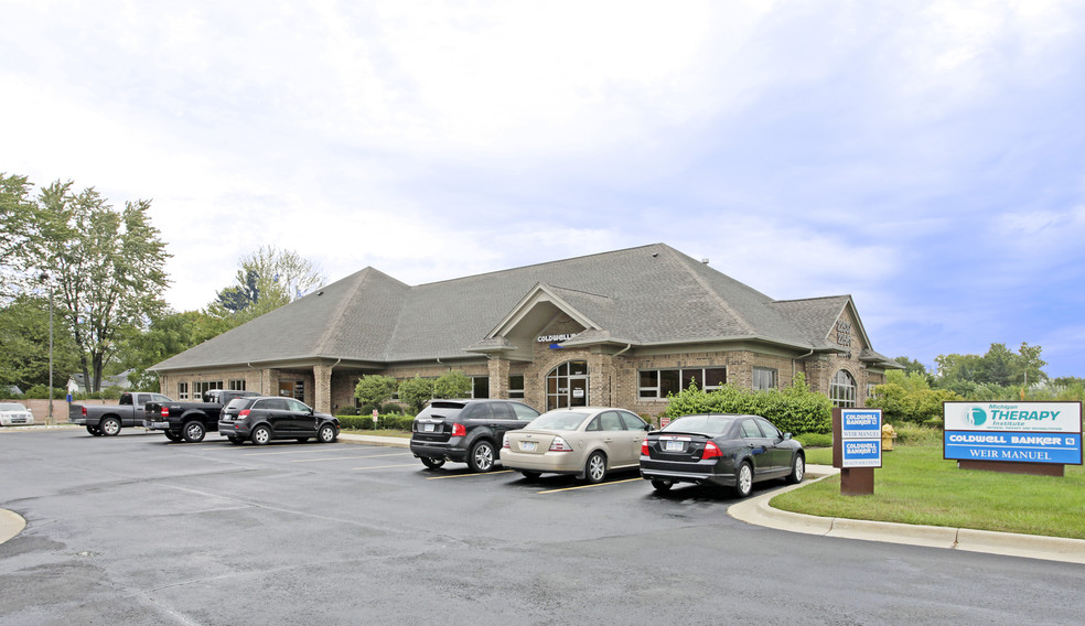 Primary Photo Of 22537-22573 Hall Rd, Macomb Township Medical For Lease