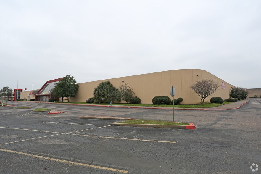 100 Sharpstown Ctr, Houston, TX 77036 Retail For Lease