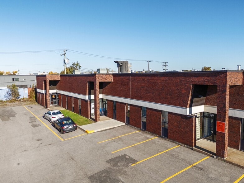 More Photos Of 8411-8451 Ch Dalton, Mont-Royal Warehouse For Lease