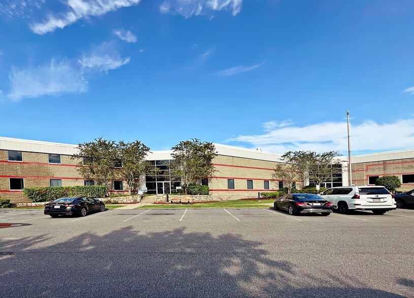 More Photos Of 100 Weymouth St, Rockland Warehouse For Lease