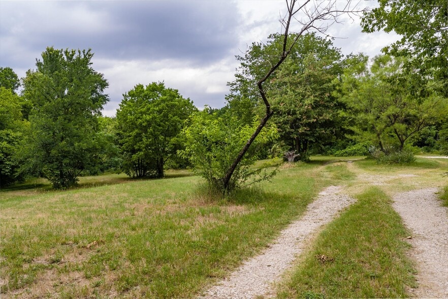 More Photos Of 1007 W Belt Line Rd, Cedar Hill Land For Sale