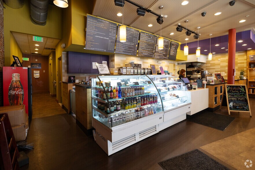 More Photos Of 221 Glen St, Glens Falls Apartments For Lease