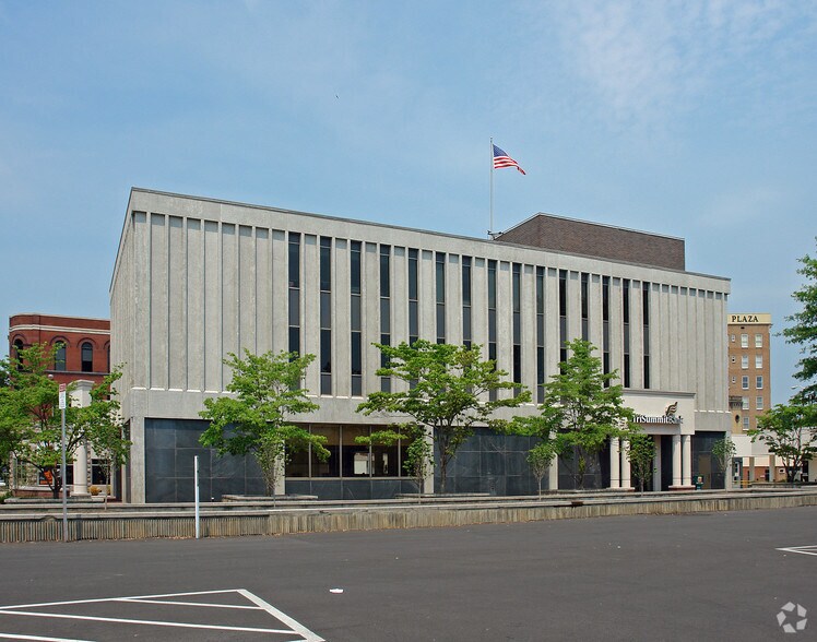 More Photos Of 425 State St, Bristol Bank For Lease