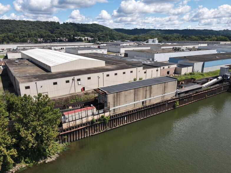 More Photos Of 535 Avenue C, Leetsdale Warehouse For Lease