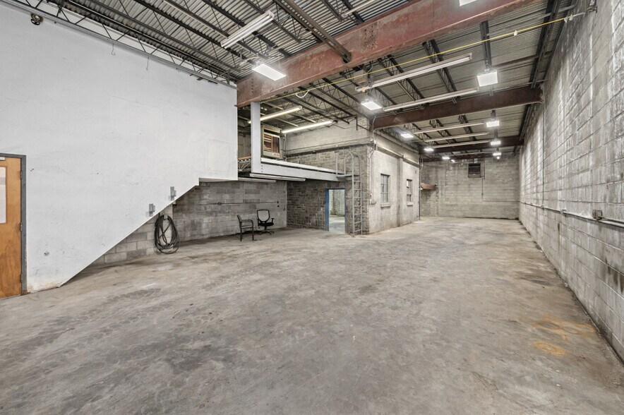 More Photos Of 11 Marlboro St, Malden Warehouse For Lease
