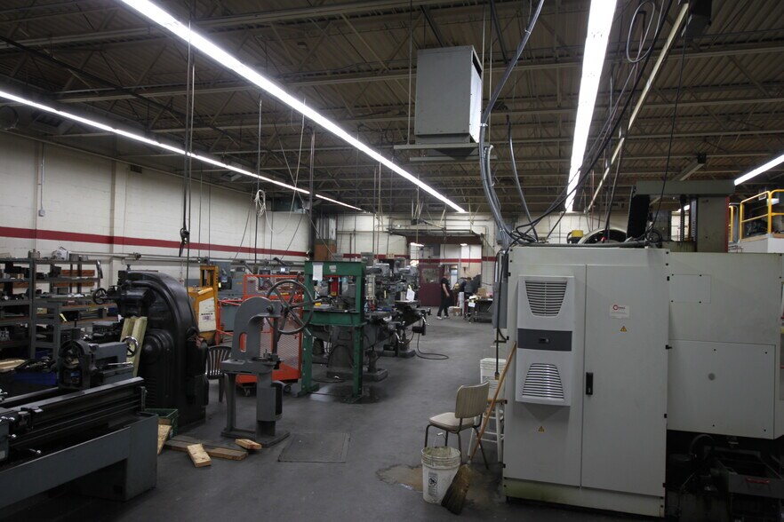 More Photos Of 33 Pullman St, Worcester Manufacturing For Lease