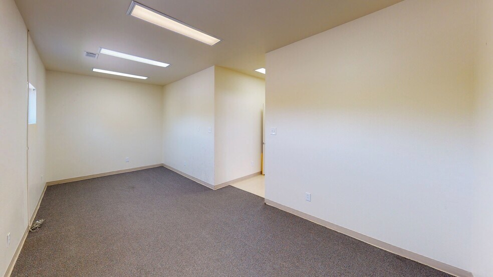 More Photos Of 2451-2461 Robinson Rd, Grand Prairie Medical For Sale