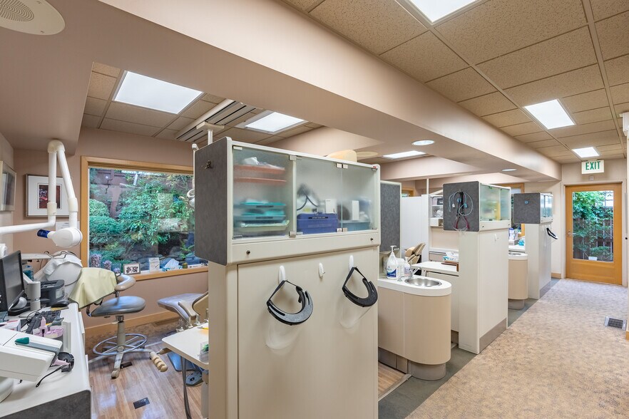 More Photos Of 3136 Squalicum Pky, Bellingham Medical For Sale