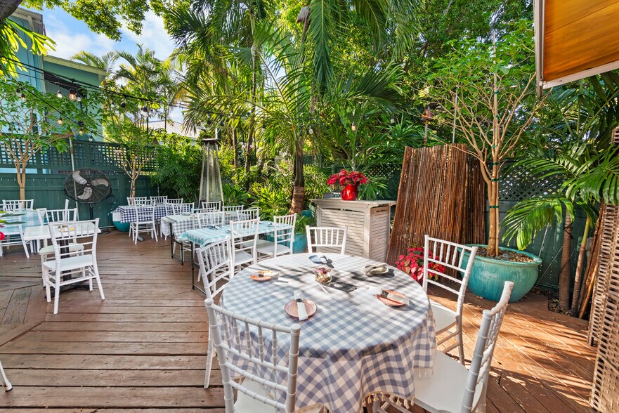 More Photos Of 816 Duval St, Key West Restaurant For Sale