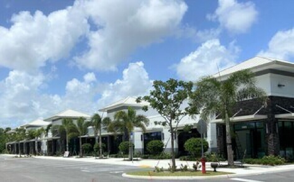 More Photos Of 1449 SW Gatlin Blvd, Port Saint Lucie Storefront For Lease
