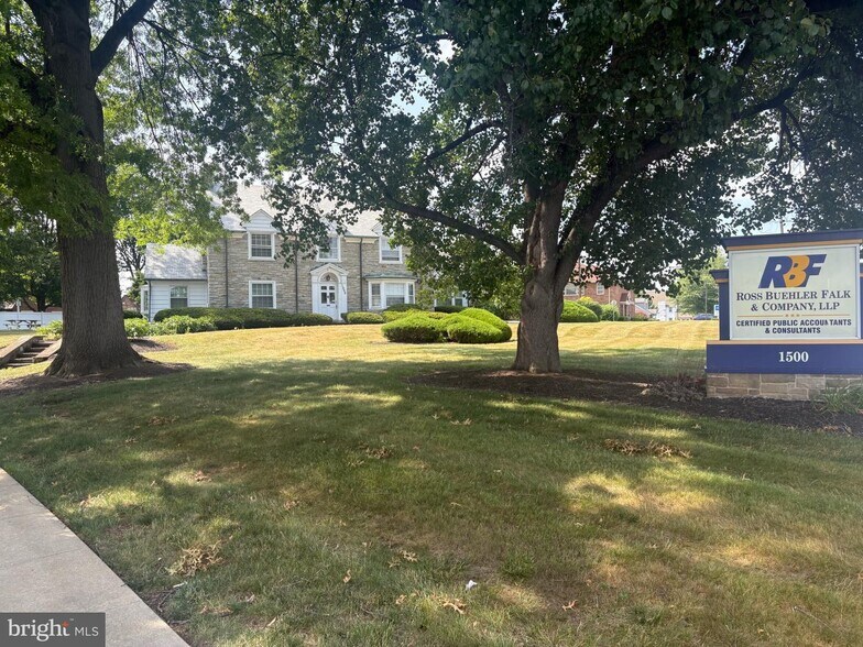 More Photos Of 1500 Lititz Pike, Lancaster Office Residential For Sale