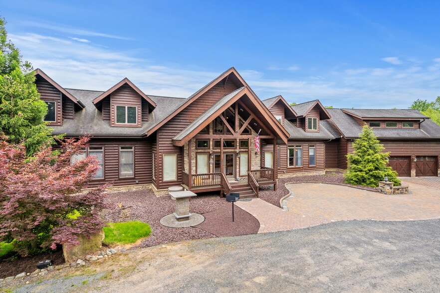 More Photos Of 11501 Popes Head Rd, Fairfax Garden Center For Sale