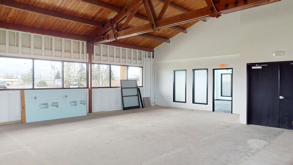 More Photos Of 4868 Wilder Rd, Bay City Medical For Lease