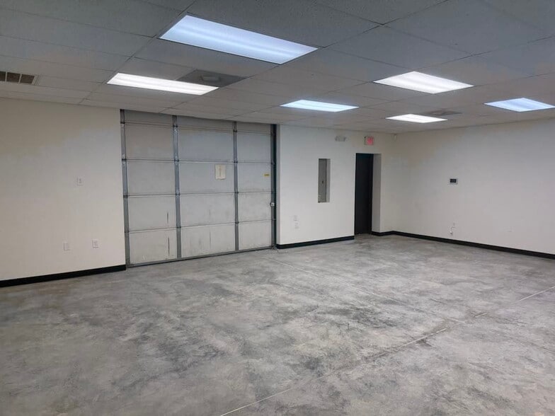 More Photos Of 330-344 Springhill Farm Rd, Fort Mill Light Distribution For Sale