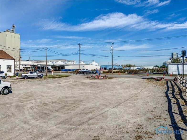 More Photos Of 322 Illinois Ave, Maumee Warehouse For Sale