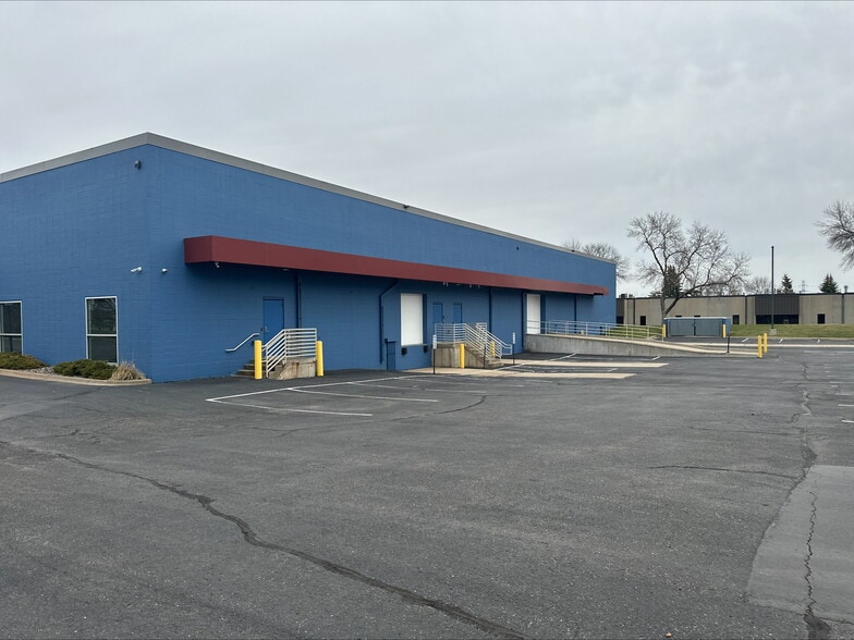More Photos Of 2800 N Niagara Ln, Plymouth Manufacturing For Sale