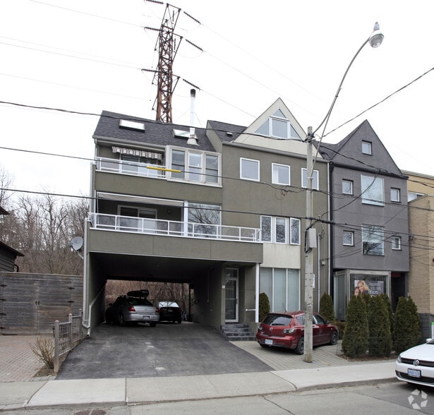 Primary Photo Of 400 Summerhill Ave, Toronto Office Residential For Sale