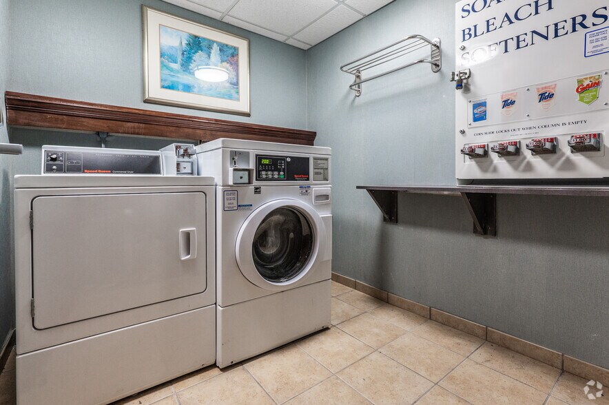 More Photos Of 164 Fort Couch Rd, Pittsburgh Hotel For Sale