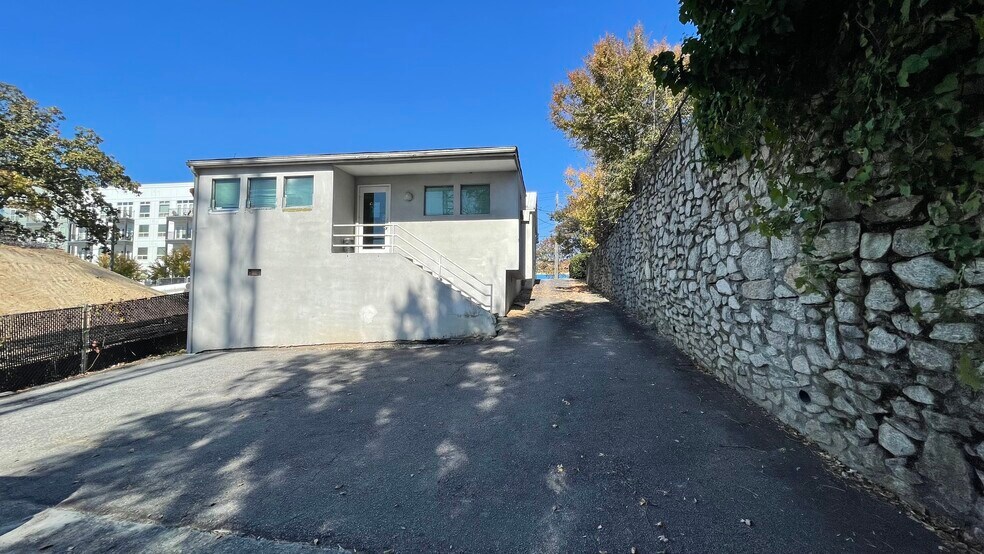 More Photos Of 4 Beck St NW, Atlanta Storefront Retail Office For Sale