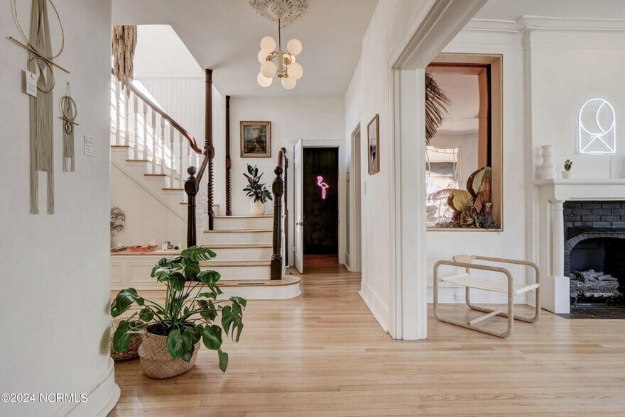 More Photos Of 118 S 4th St, Wilmington Hospitality For Sale