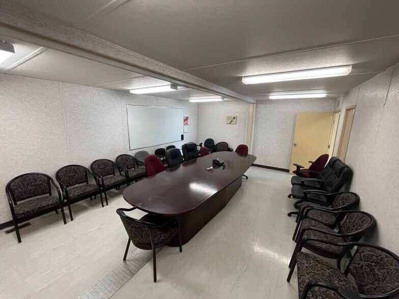 More Photos Of 3624 36 Av, Whitecourt Warehouse For Sale