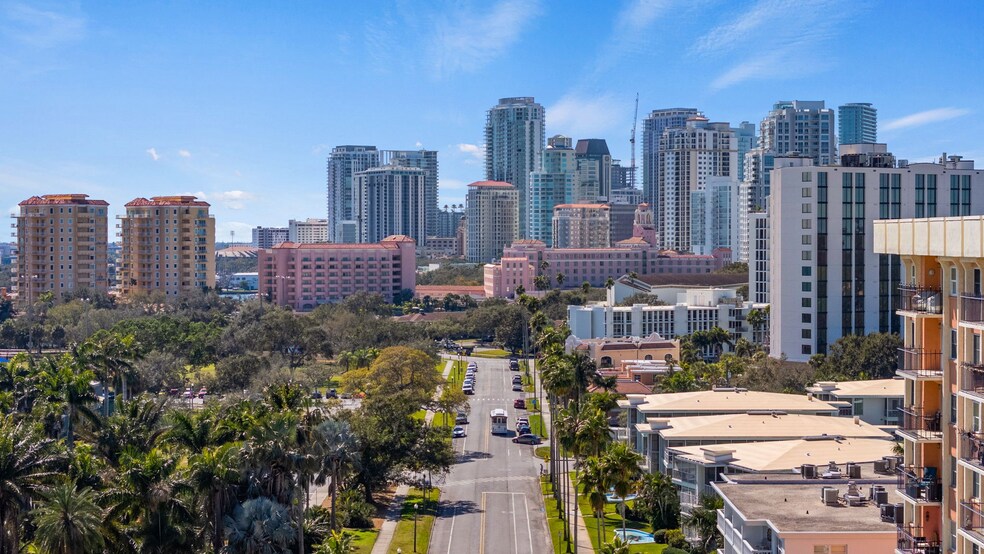 More Photos Of 1121 Beach Dr NE, Saint Petersburg Apartments For Sale