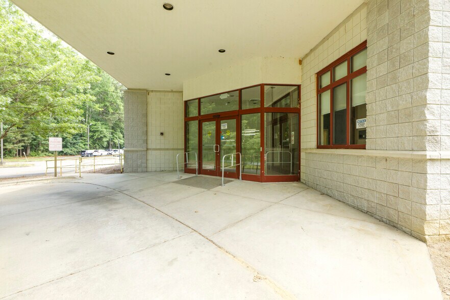 More Photos Of 1922 K M Wicker Memorial Dr, Sanford Medical For Lease