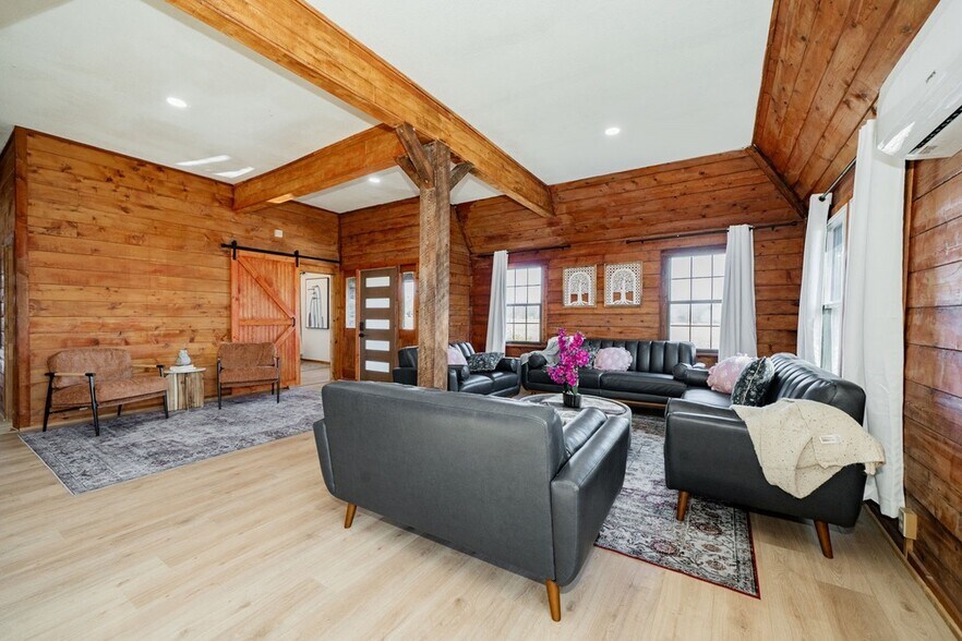 More Photos Of 691 Bear Rd, Van Alstyne Specialty For Sale