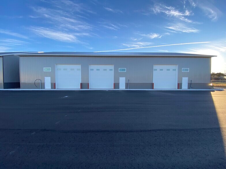 More Photos Of 108 Dundas Rd, Monticello Warehouse For Lease