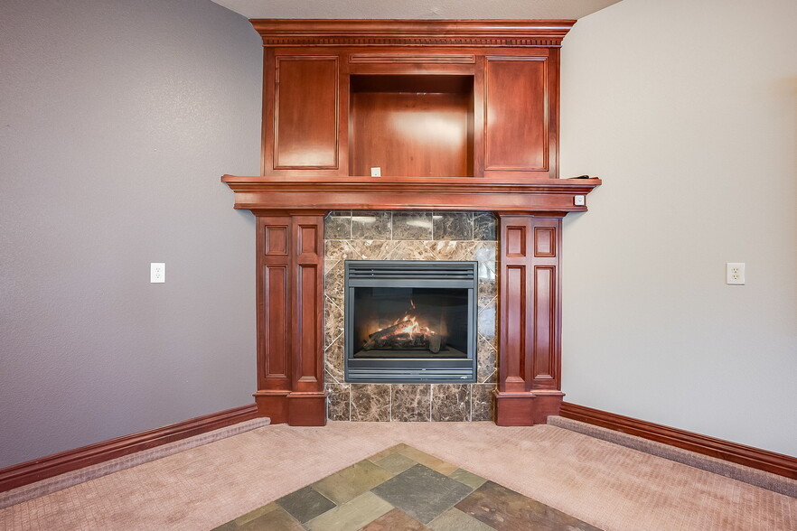 More Photos Of 121 S Water St, Derby Office For Sale