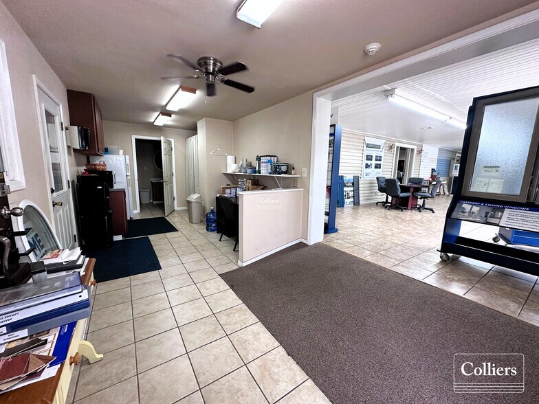 More Photos Of 1408 Towson Ave, Fort Smith Flex For Sale