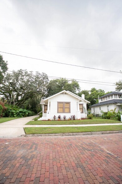 Primary Photo Of 1514 Illinois St, Orlando Office Residential For Sale