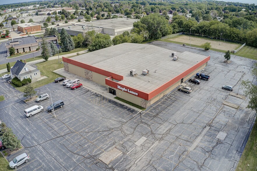 3107 S Business Dr, Sheboygan, WI 53081 Bowling Alley For Sale