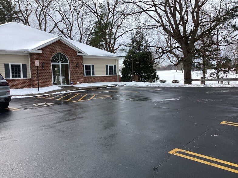 More Photos Of 271 Marsh Rd, Pittsford Office For Lease