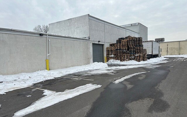 More Photos Of 801 E Linden Ave, Linden Warehouse For Lease