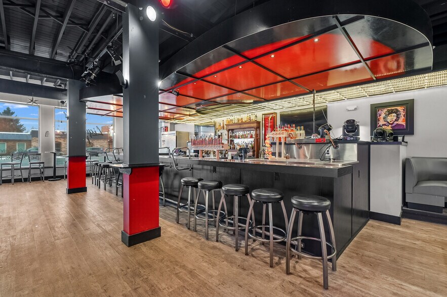 More Photos Of 117 E Allegan St, Otsego General Retail For Sale