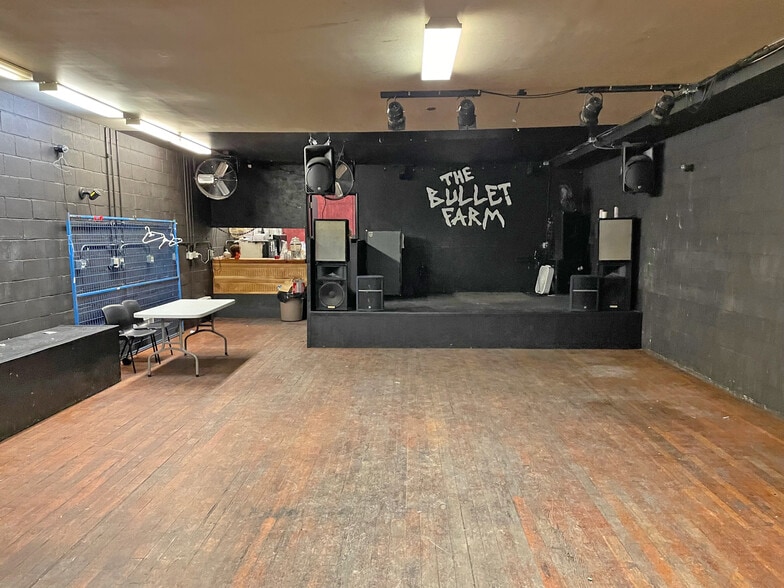 More Photos Of 821 Hastings St E, Vancouver Storefront Retail Residential For Lease