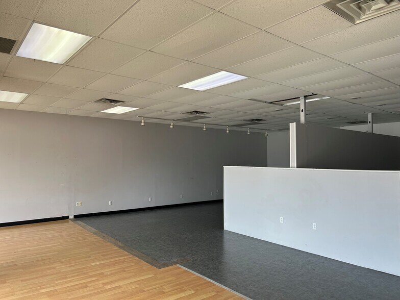 More Photos Of 640 River Ridge Plz, Brandenburg Unknown For Lease