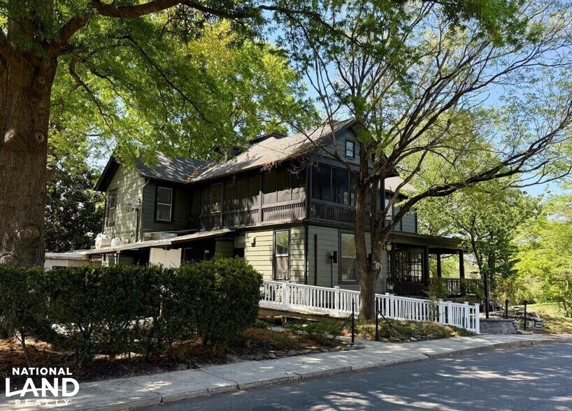 More Photos Of 4 S 1st St, Denton Specialty For Sale