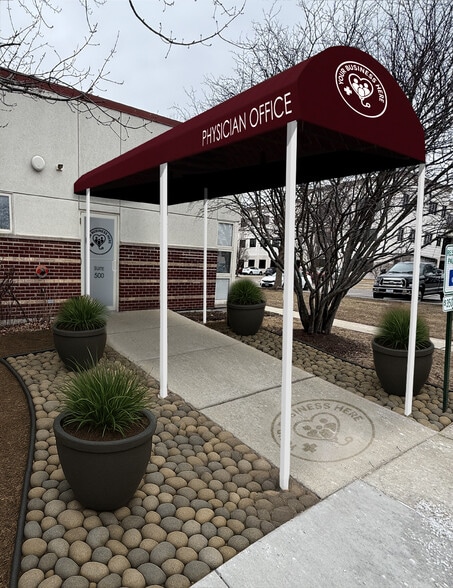 More Photos Of 2350 Royal Blvd, Elgin Medical For Lease