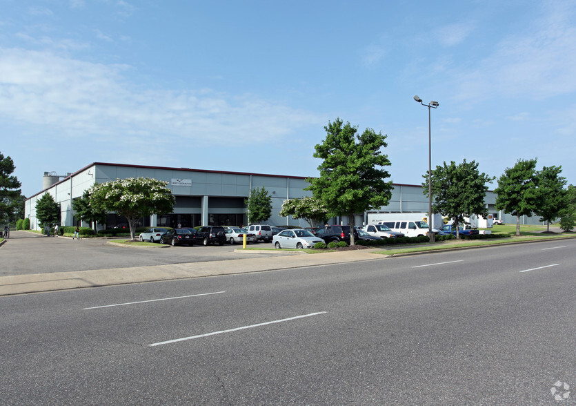 Primary Photo Of 5465-5467 E Raines Rd, Memphis Distribution For Lease