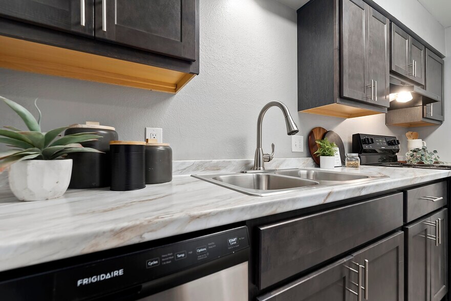 More Photos Of 333 S Elm Ave, Boise Apartments For Sale