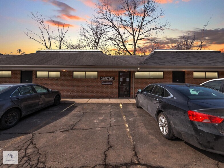 More Photos Of 25400-25430 Goddard Rd, Taylor Medical For Sale