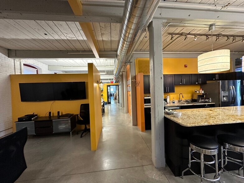 More Photos Of 161 Exchange St, Pawtucket Office For Lease