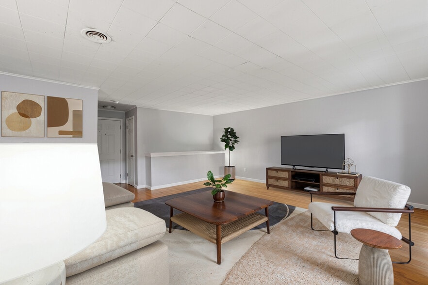 More Photos Of 23589-23593 Van Born Rd, Taylor Freestanding For Sale