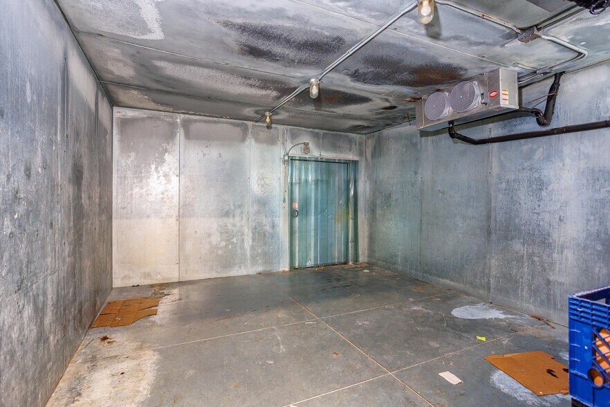 More Photos Of 4636 NE 42nd Ave, Portland Freestanding For Lease