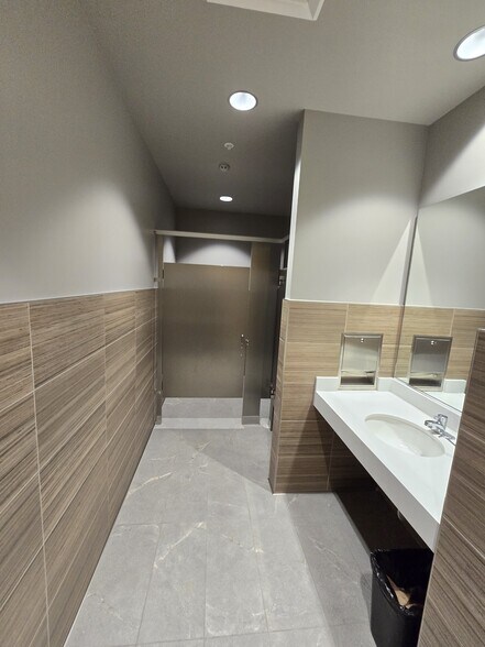 More Photos Of 23840-23842 Rider St, Perris Distribution For Lease