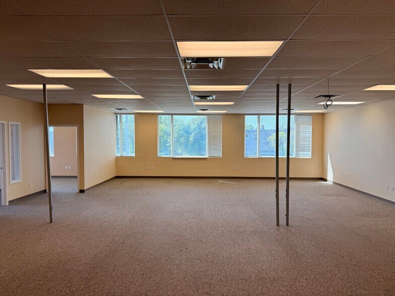 More Photos Of 11806 126 St NW, Edmonton Office For Lease