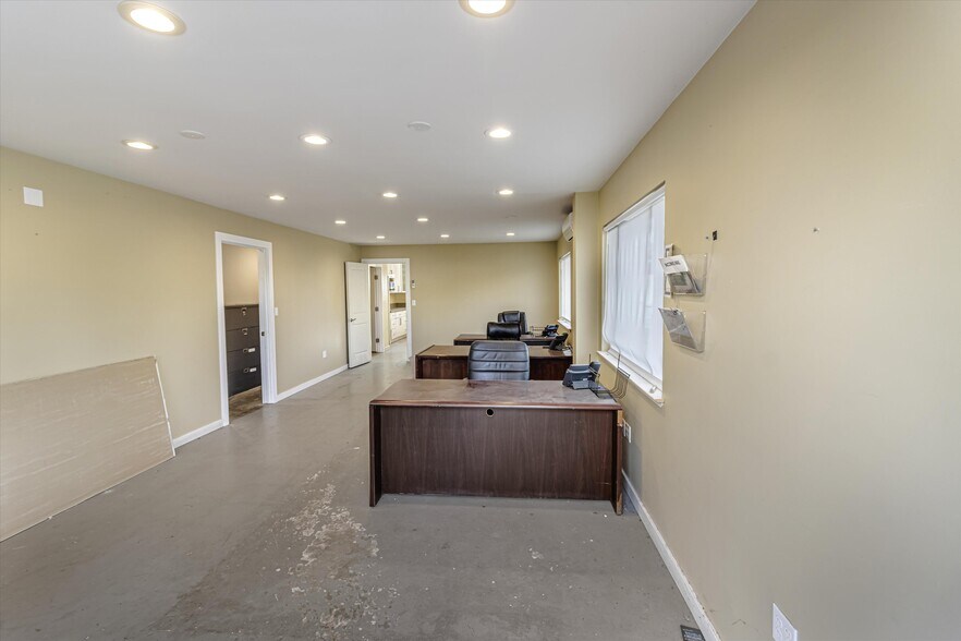 More Photos Of 1356 S 50th St, Richmond Warehouse For Sale